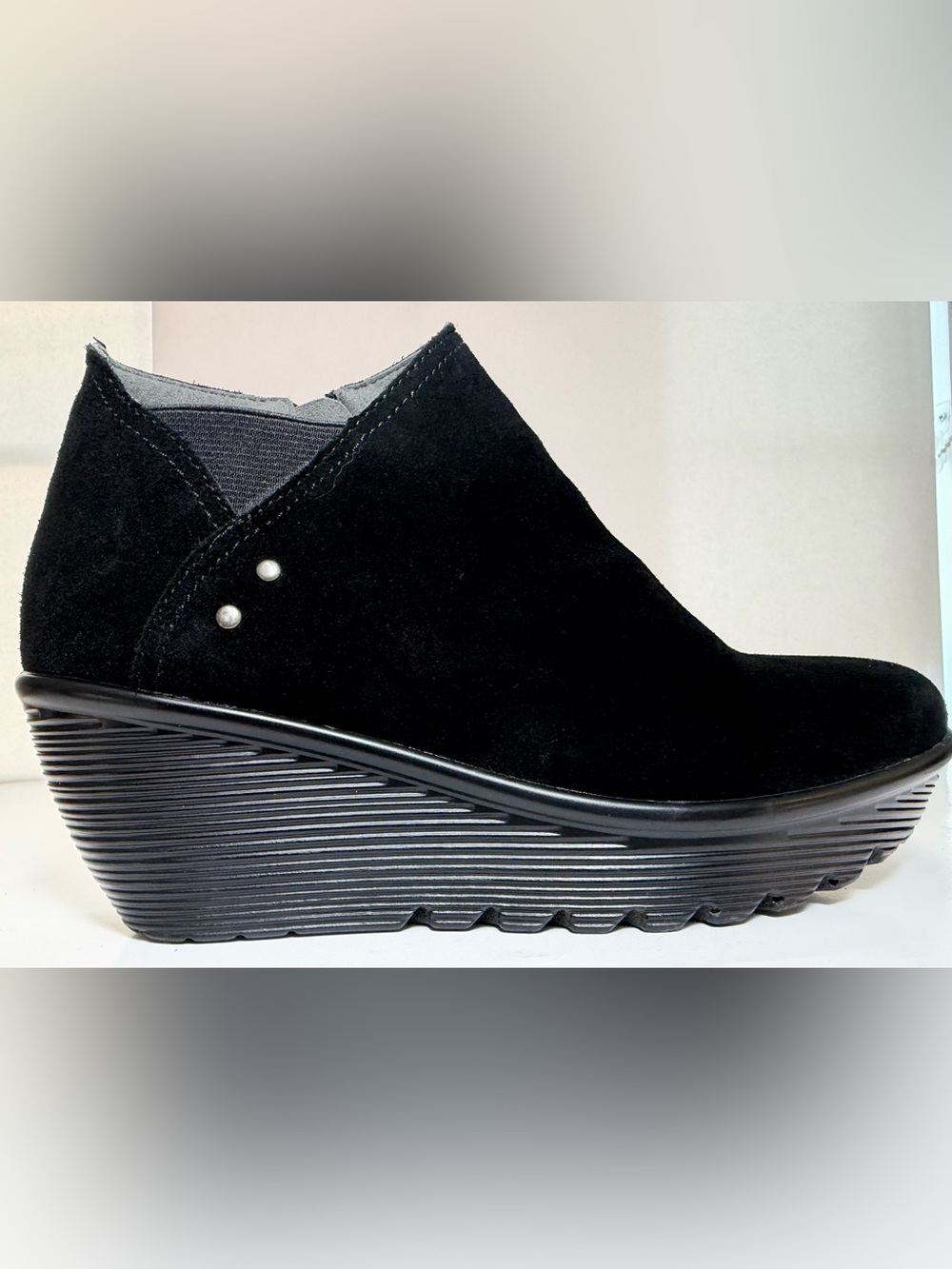 Skechers Parallel Ditto Black Suede Wedge Booties 7.5